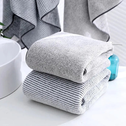 UltraPlush Towel: Serviette Épaisse Microfibre Multi-Usage